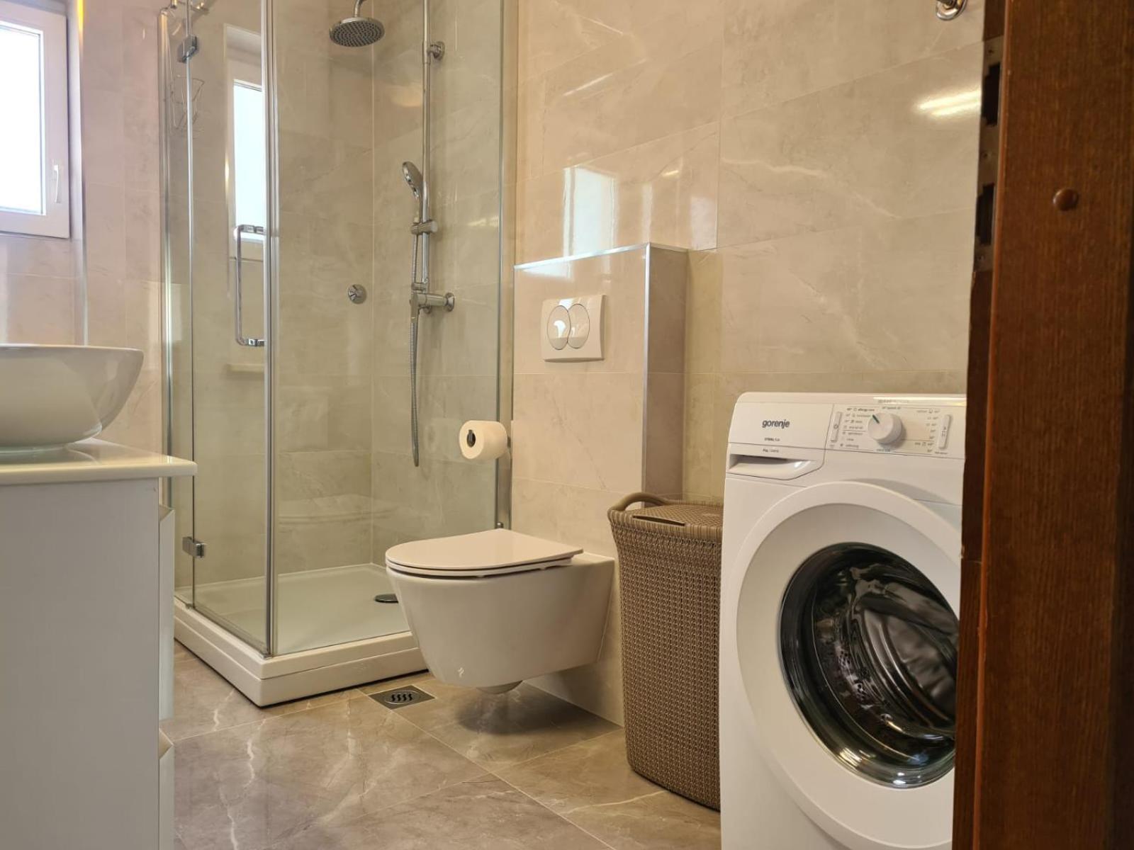 Apartments Jelena Supetar - Four Apartments - A Small House With A Private Yard - Two-Room Apartment With A Sea View - Studio Apartment - Two-Room Apartment With Garden View- Free Parking Екстериор снимка