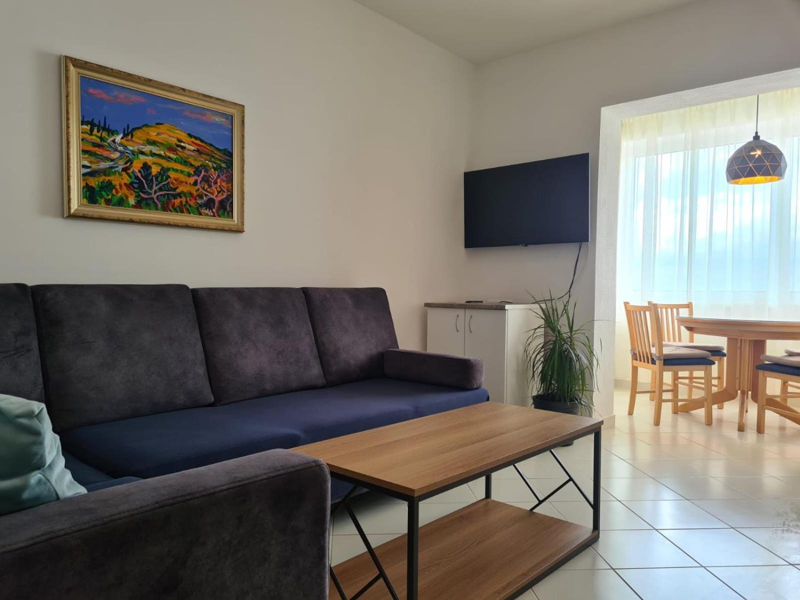Apartments Jelena Supetar - Four Apartments - A Small House With A Private Yard - Two-Room Apartment With A Sea View - Studio Apartment - Two-Room Apartment With Garden View- Free Parking Екстериор снимка