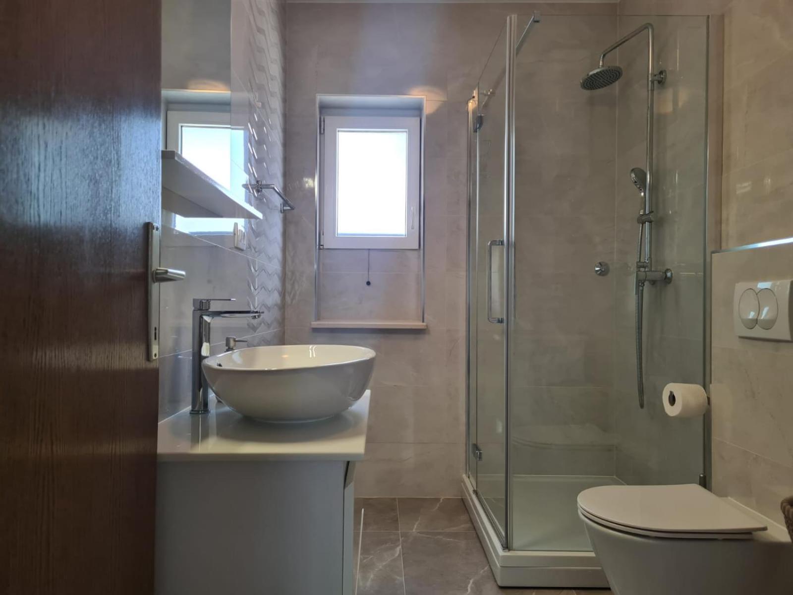 Apartments Jelena Supetar - Four Apartments - A Small House With A Private Yard - Two-Room Apartment With A Sea View - Studio Apartment - Two-Room Apartment With Garden View- Free Parking Екстериор снимка