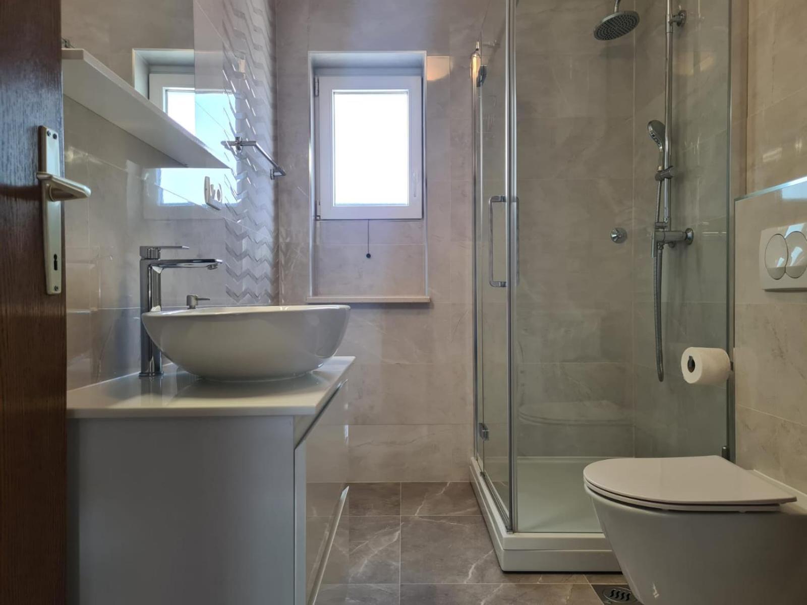Apartments Jelena Supetar - Four Apartments - A Small House With A Private Yard - Two-Room Apartment With A Sea View - Studio Apartment - Two-Room Apartment With Garden View- Free Parking Екстериор снимка